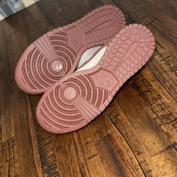 Nike Dunks Sepia reddish Brown and White Sneakers NWT size 8 wmns - Picture 13 of 16